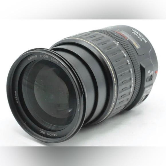 Canon EF 28-135mm f3.5-5.6 IS USM Macro Lens - Picture 7 of 9